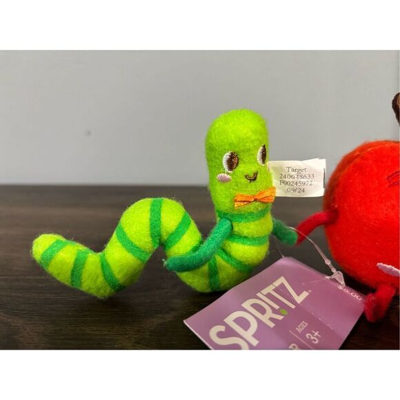 Target Spritz apple & worm felt duo figures back to school - Picture 2 of 4